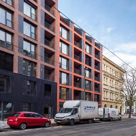 Jay Apartman *